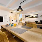 Lofts The Summer Village Apartman
