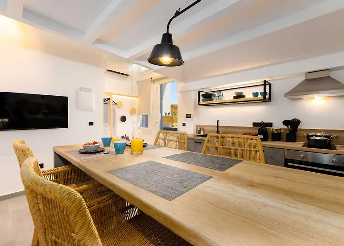 Lofts The Summer Village 公寓