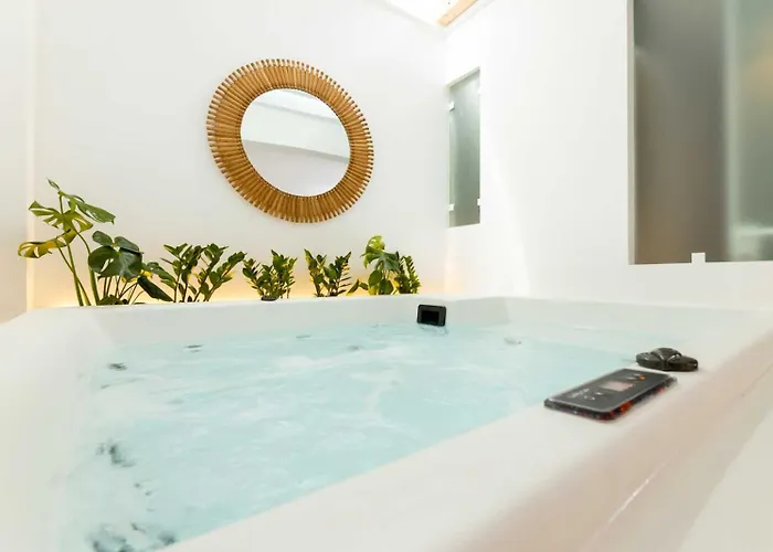 Lofts The Summer Village 公寓